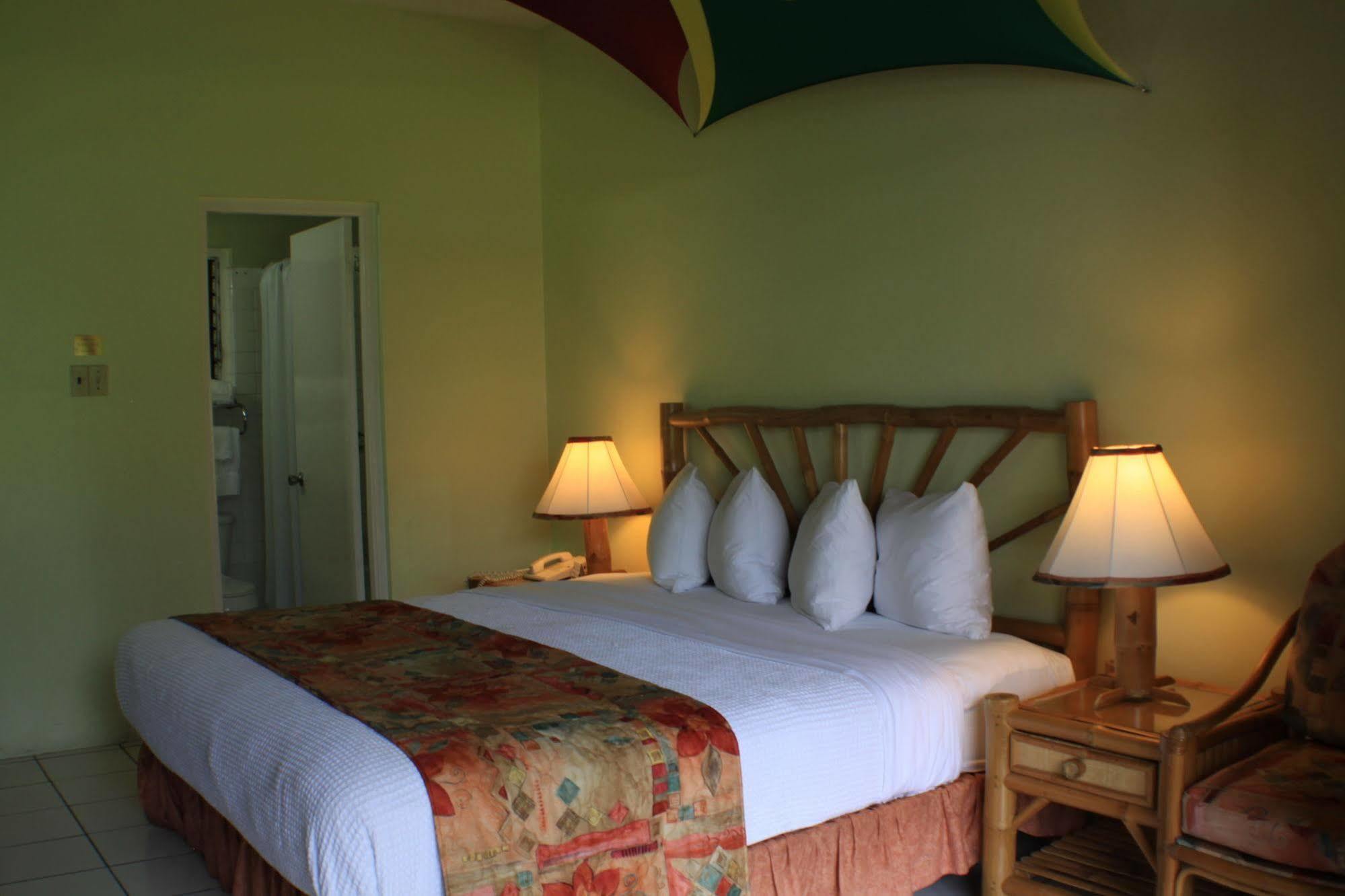 Toby'S Resort Montego Bay Exterior foto